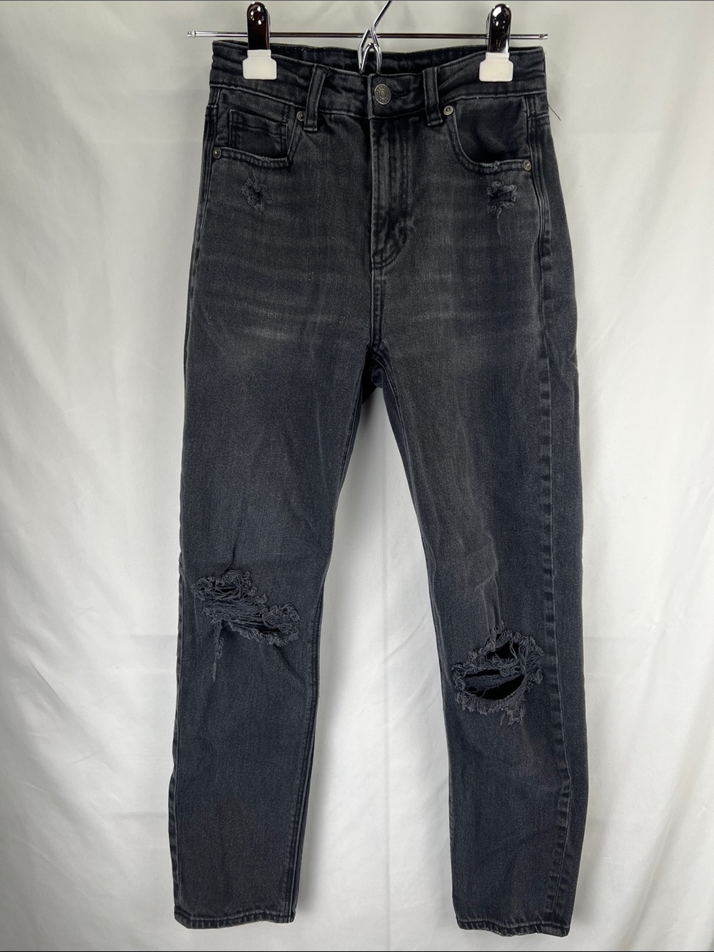 American Eagle - Women’s Jeans - Straight Jean - Size 00 - Distressed - Black